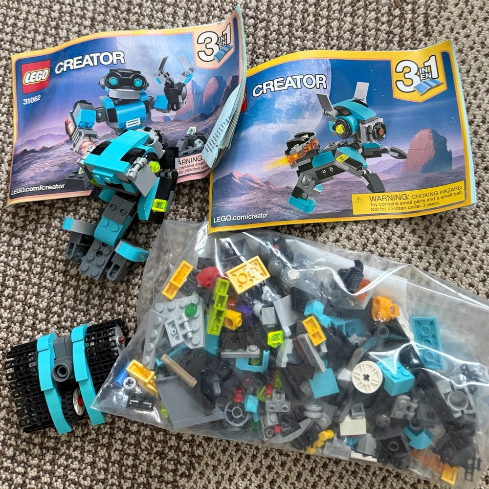 LEGO Creator 3-in-1 Turquoise and Black Building Set